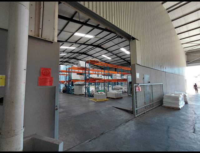 2,099M² WAREHOUSE TO LET IN CLAYVILLE